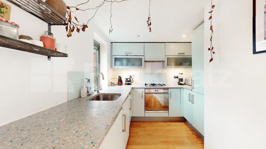 Spacious Two Double Apartment with Roof Terrace on Barnsbury Grove, N7 Barnsbury Grove, Barnsbury